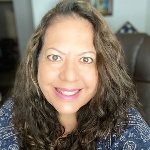 Meet your Posher, Elizabeth